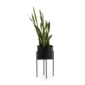 Jed Planter In Iron Matte Black