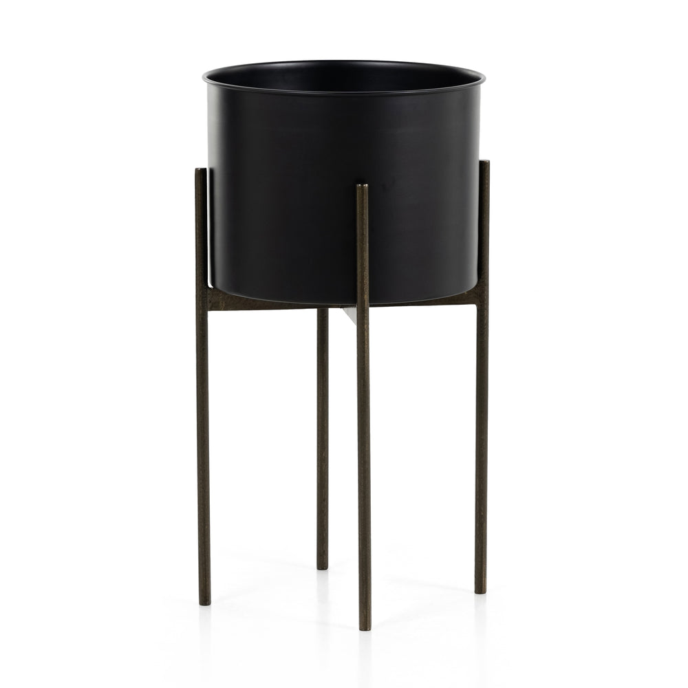 Jed Planter In Iron Matte Black