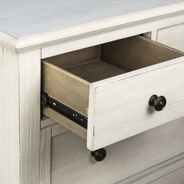Aveline Dresser