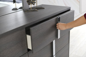 Giulia Dresser in Matte Gray