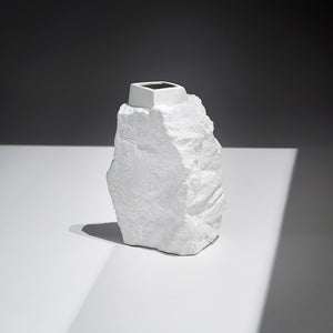 Piedra Vase in White