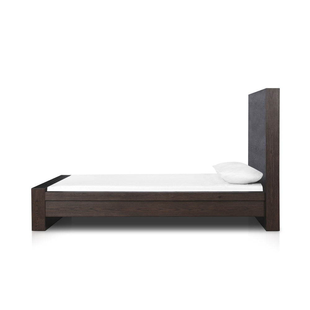 Torrington Queen Bed - Umber Oak