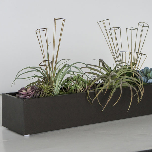 Tabletop Design with California Mix and Wire Cryst