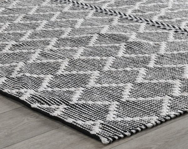 Classic Home Sonora Rug 8'x10' - Black & Ivory, Recycled Fibers