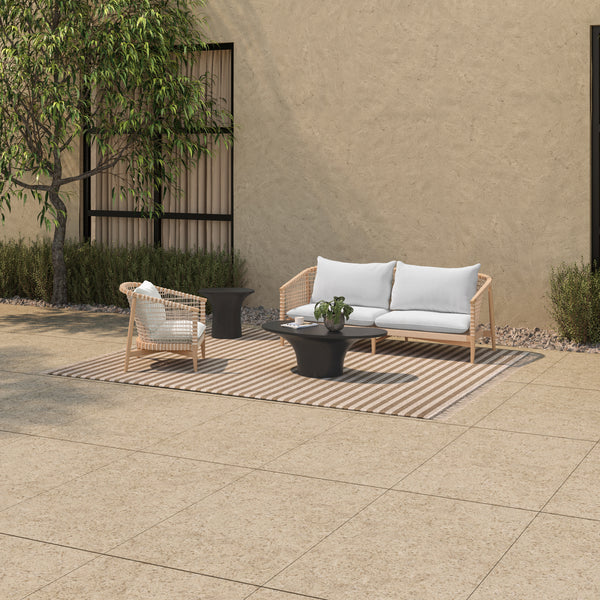 Yumi Outdoor Coffee Table in Black