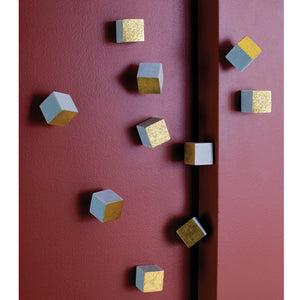 Pivot Wall Play, Gold