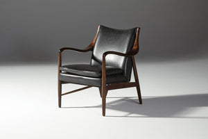 Kiannah Leather Club Chair in Jet Black