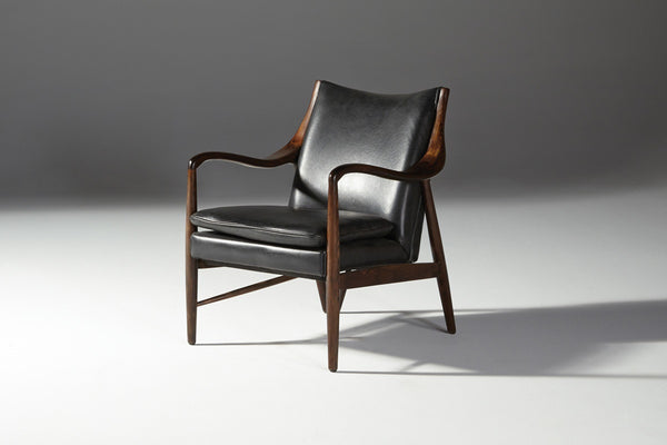 Kiannah Leather Club Chair in Jet Black