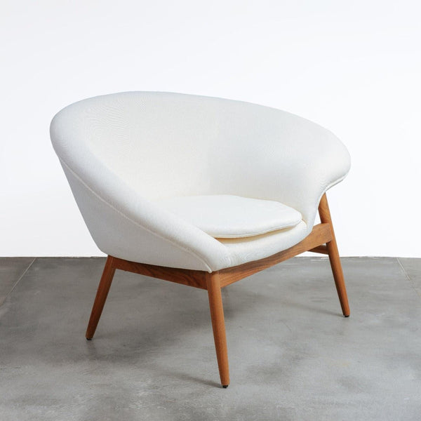 Micheline Lounge - Left