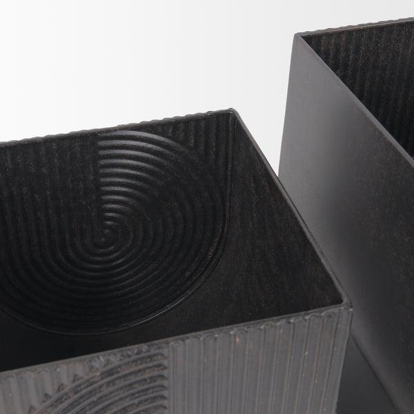 Medina Antiqued Black Metal Planters  (Set of 2)