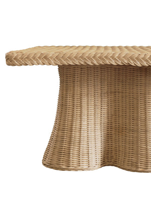RECTANGULAR COFFEE TABLE WITH BRAIDED EDGE AND SCALLOPPED SKIRT IN NATURAL WOVEN RATTAN