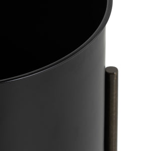 Jed Planter In Iron Matte Black