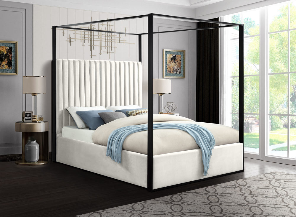 Daniel Queen Bed In Cream Velvet