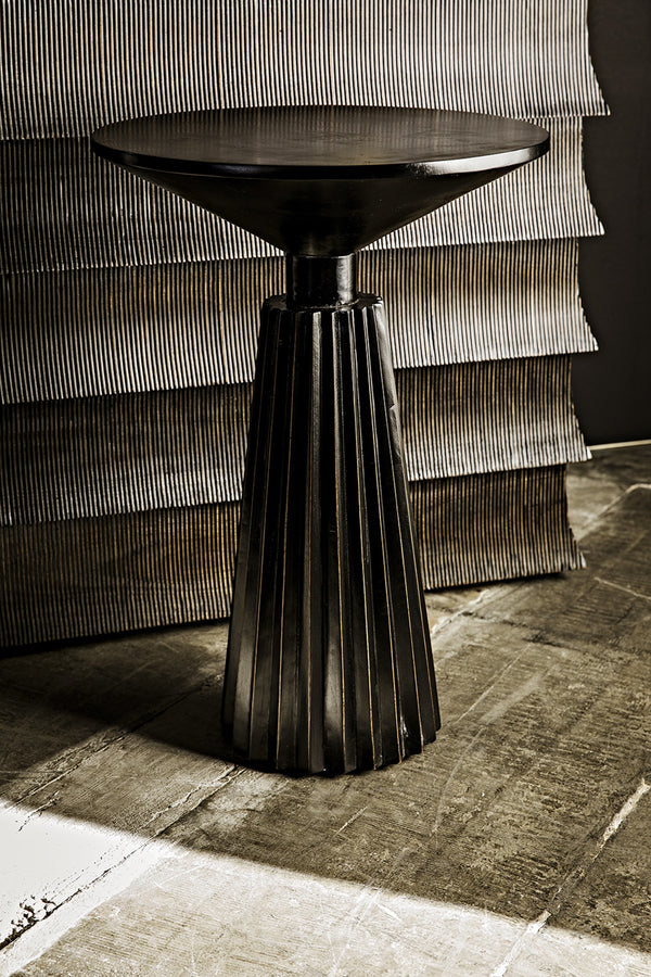 Ava Mahogany Dresser in Hand-Rubbed Black with Light Brown Highlights