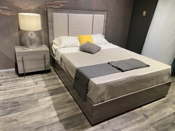 Blade Premium Queen Bed in Light Moon Grey