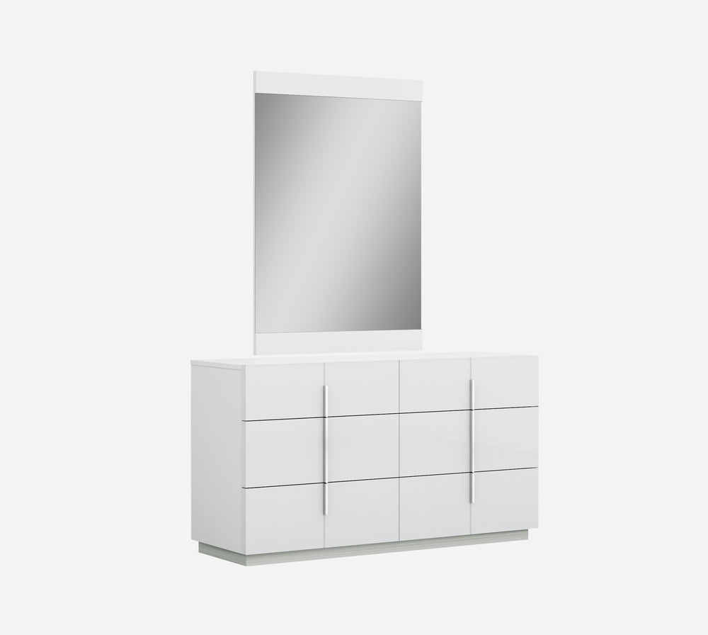 Ariya Dresser.
