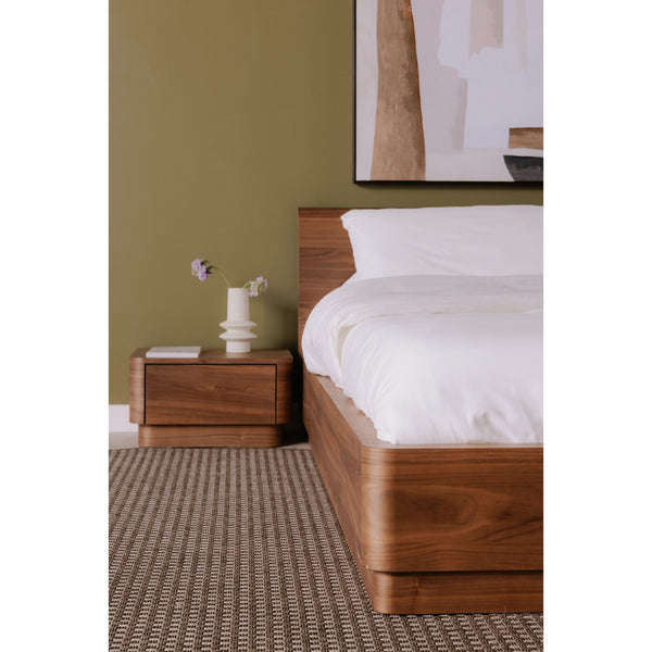 Moe's Round Off Queen Bed in Walnut Brown