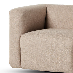 Wellborn Swivel Chair In Kerbey Camel