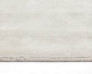 Alaska Hand-loomed Rug - White - 8' X 10'