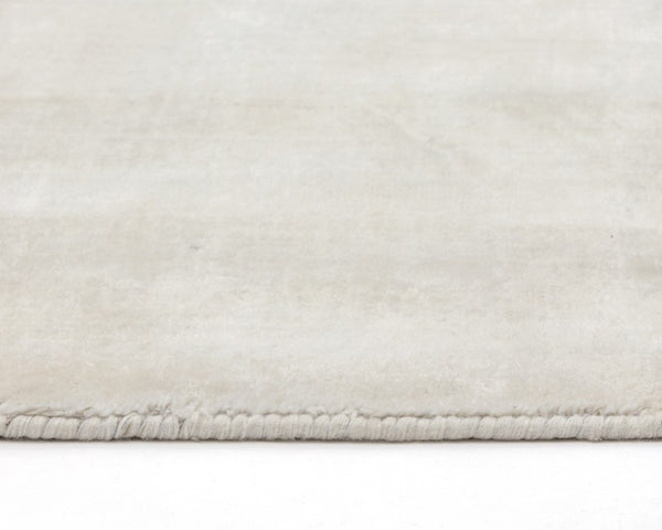 Alaska Hand-loomed Rug - White - 8' X 10'