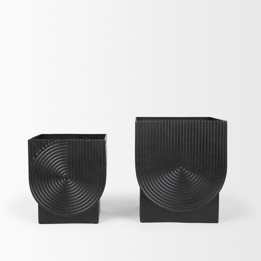 Medina Antiqued Black Metal Planters  (Set of 2)