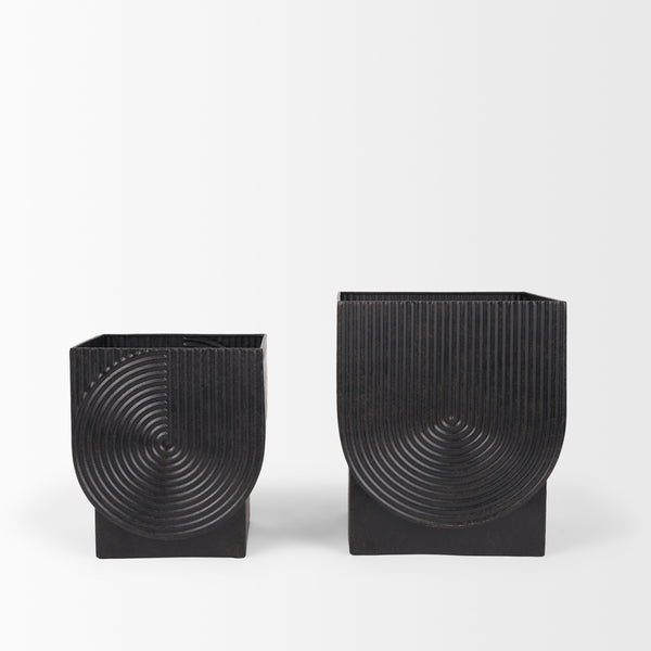 Medina Antiqued Black Metal Planters  (Set of 2)