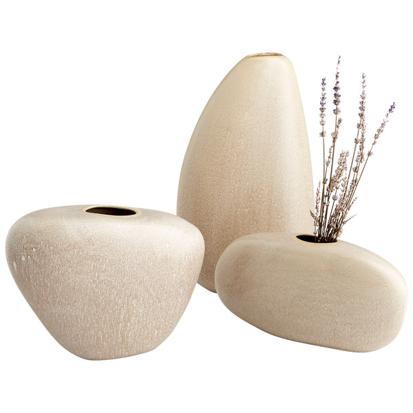 Pebble Vase in Olive Glaze