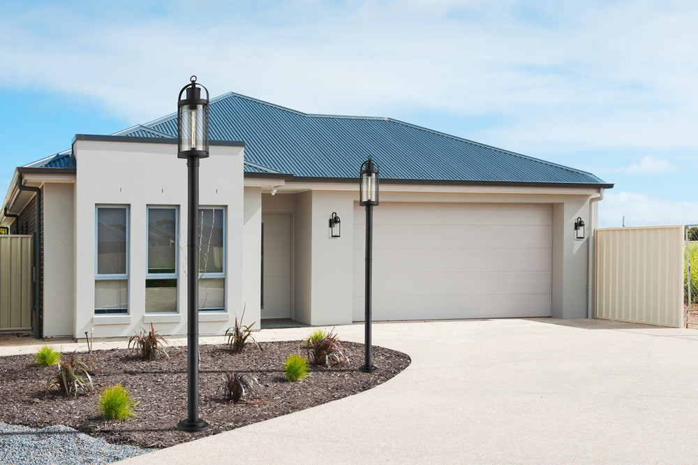 Roundhouse 1 Light Outdoor Wall Sconce in Black Finish