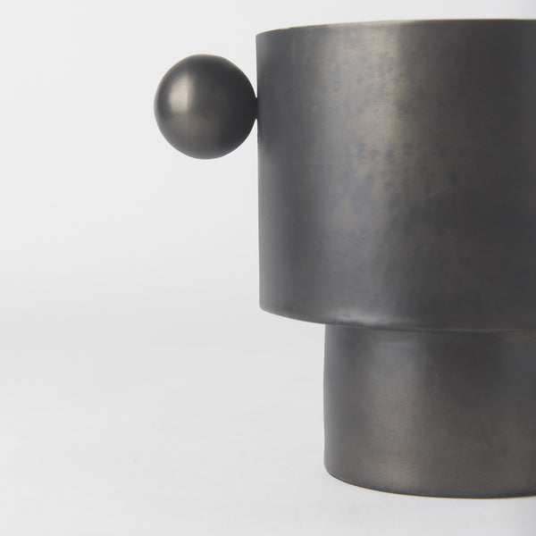 Juno 6.5H Medium Black Iron Vase
