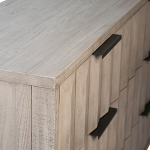 Leone Dresser