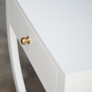 ONE DRAWER SIDE TABLE IN WHITE LACQUER