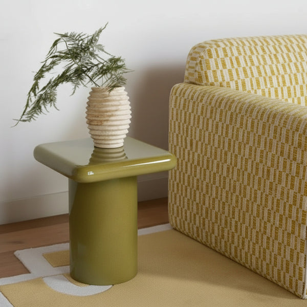 Moe's Daisy Side Table Green with Gloss Finish