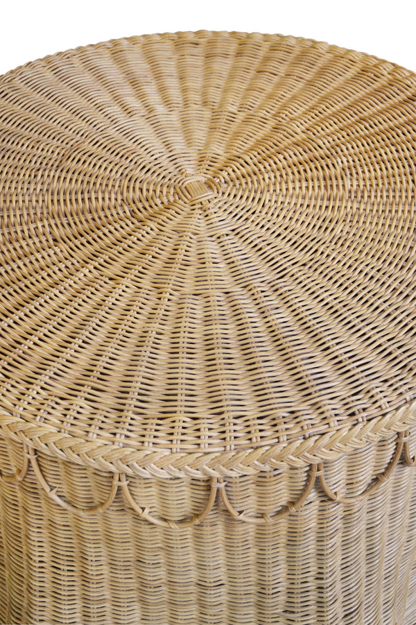 ROUND COFFEE TABLE WITH SCALLOPED DETAIL IN NATURAL WOVEN RATTAN