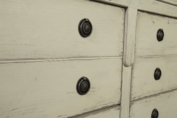Brookside Chest