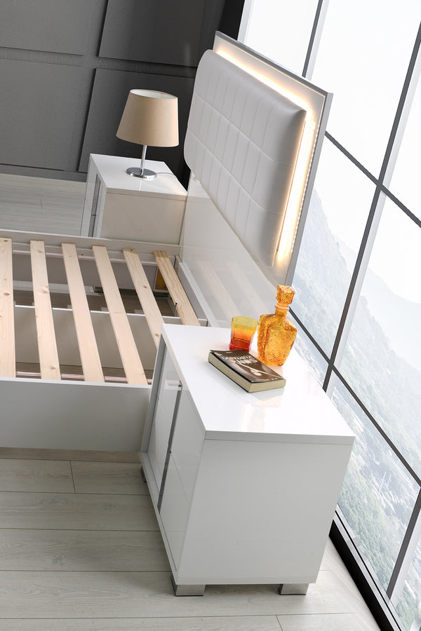 Giulia Night Stand Left Facing in White