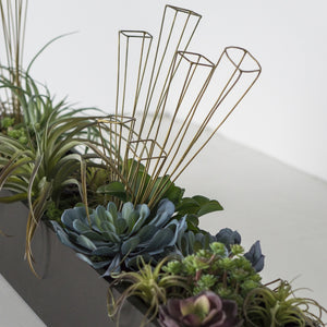 Tabletop Design with California Mix and Wire Cryst