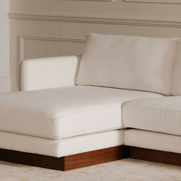 Moe's Vernon Right Sectional White