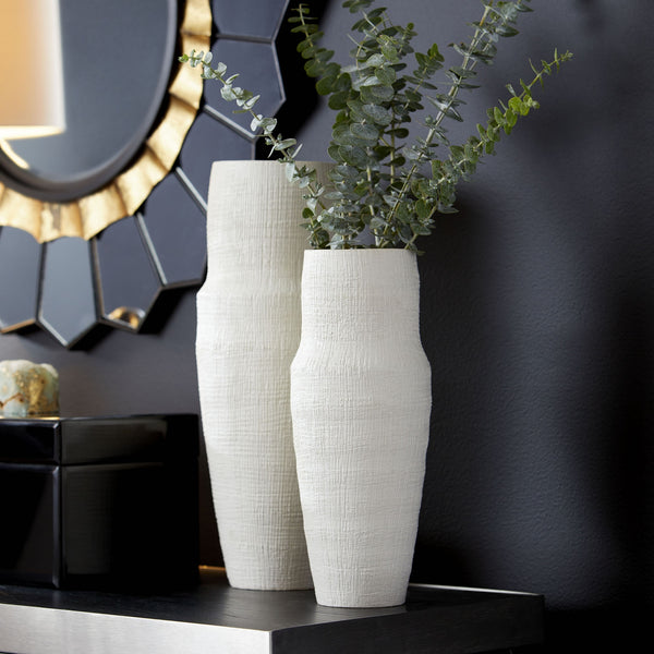 Leela Vase in White