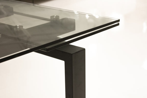 CANTRO Dining Table in black pc