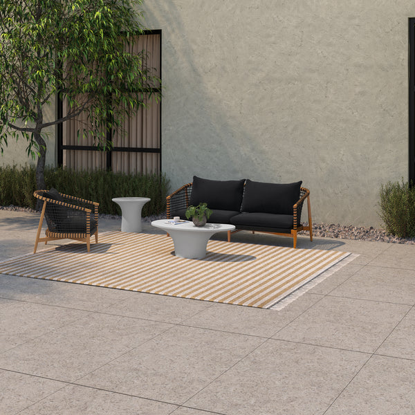 Moe's Kuna Outdoor Lounge Chair in Black