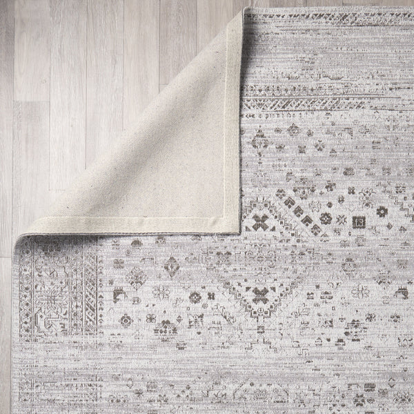 Kaiya  8 x 10 Rug